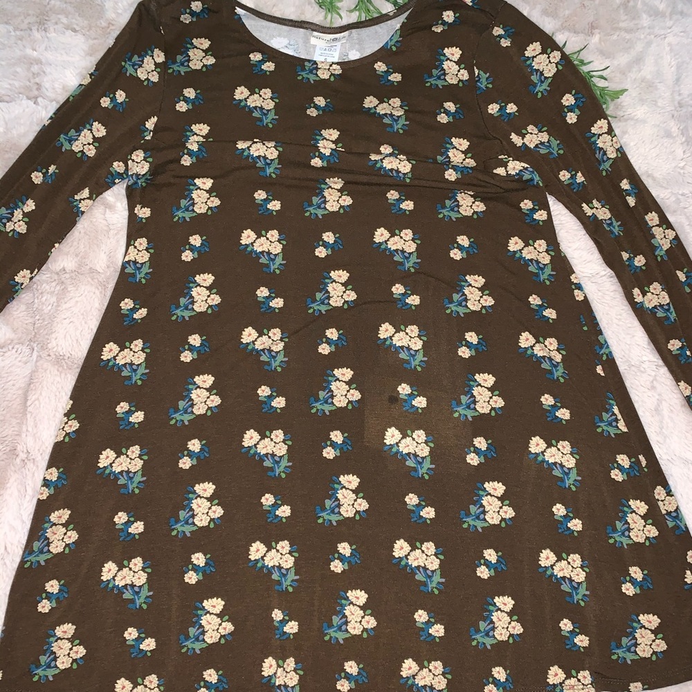 3/$20 Natural Life Tunic stop Size Small